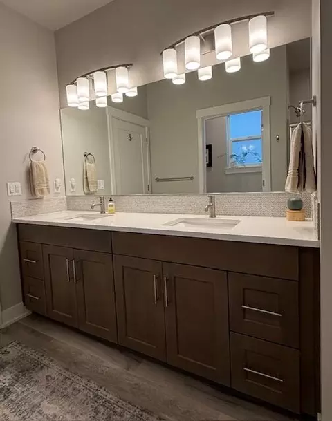 Bath - 20835 SE Caldera Dr, Bend, OR 97702 photo 3 of 5