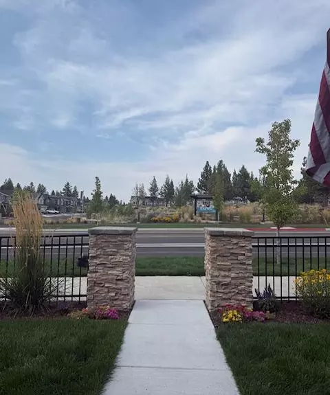 Exterior - 20835 SE Caldera Dr, Bend, OR 97702 photo 2 of 4