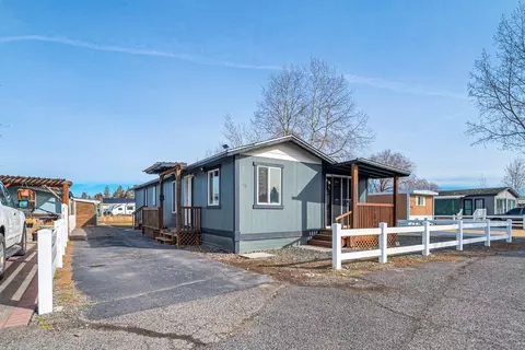 64900 Hunnell Rd, Bend, OR 97703