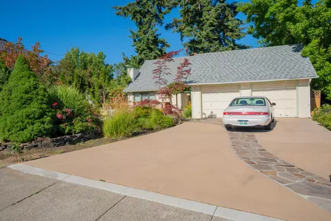 1277 Gardendale Ave, Medford, OR 97504