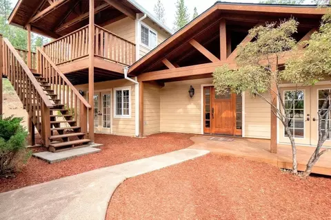 778 Ragsdale Rd, Trail, OR 97541
