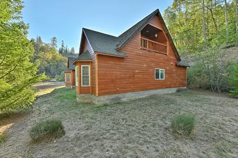 Exterior - 1193 Greenview Dr, Cave Junction, OR 97523 photo 7 of 7