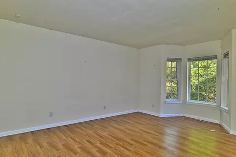 Living - 1193 Greenview Dr, Cave Junction, OR 97523 photo 4 of 4