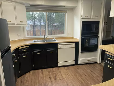 52555 Pine Dr, La Pine, OR 97739 photo 9