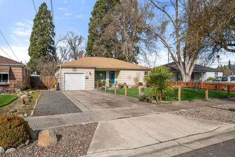 1008 Mount Pitt Ave, Medford, OR 97501