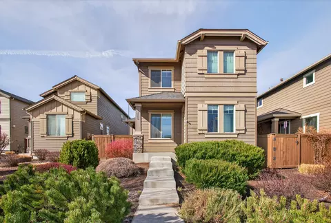 61115 Ambassador Dr, Bend, OR 97702