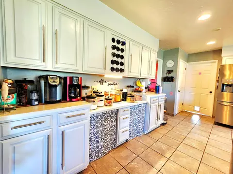 Kitchen - 120 Hammel Rd, Eagle Point, OR 97524 photo 5 of 8