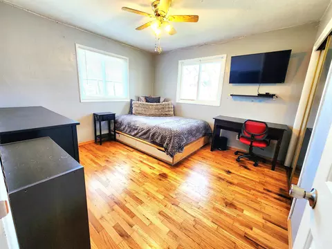 Bedroom - 120 Hammel Rd, Eagle Point, OR 97524 photo 3 of 3