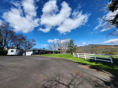 Exterior - 120 Hammel Rd, Eagle Point, OR 97524 photo 12 of 14