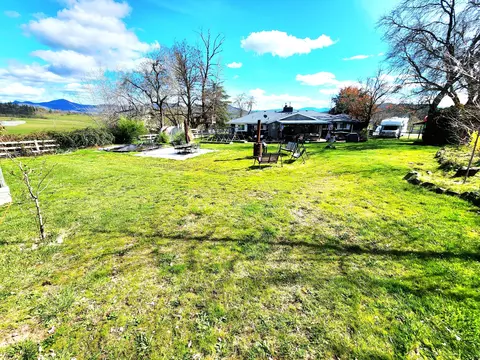 Exterior - 120 Hammel Rd, Eagle Point, OR 97524 photo 7 of 14