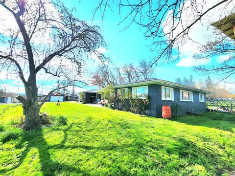 Exterior - 120 Hammel Rd, Eagle Point, OR 97524 photo 10 of 14