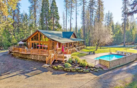 16547 Meadows Rd, White City, OR 97503