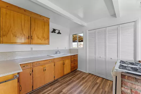 Kitchen - 200 Sierra Dr, Eagle Point, OR 97524 photo 1 of 1