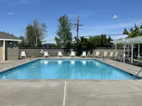 2552 NE Iris Way, Bend, OR 97701 photo 34