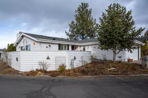 2552 NE Iris Way, Bend, OR 97701 photo 31