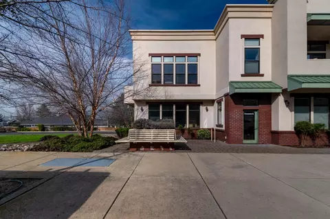 479 Russell St #202, Ashland, OR 97520