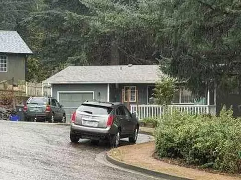 24715 Forest Ct, Veneta, OR 97487