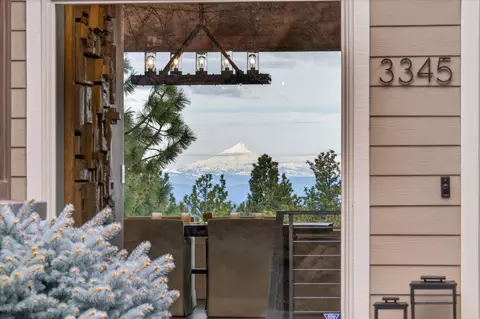 3345 NW Panorama Dr, Bend, OR 97703