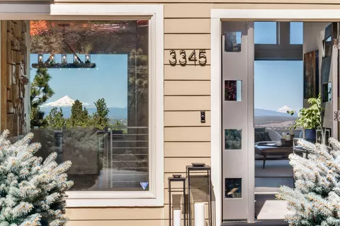 3345 NW Panorama Dr, Bend, OR 97703