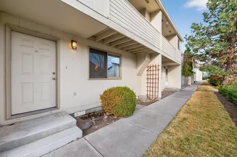 1050 NE Butler Market Rd #36, Bend, OR 97701