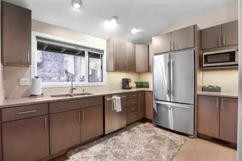 57273 Mashie Ln #64, Sunriver, OR 97707
