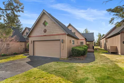 1845 Cinnamon Teal Dr, Redmond, OR 97756