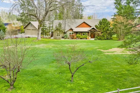 3070 Sand Creek Rd, Grants Pass, OR 97527