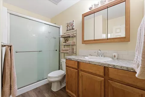 Bath - 51475 Wheeler Rd, La Pine, OR 97739 photo 4 of 4