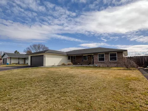 5481 Gatewood Dr, Klamath Falls, OR 97603