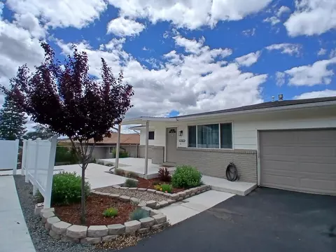 1752 1754 Kimberly Dr, Klamath Falls, OR 97603