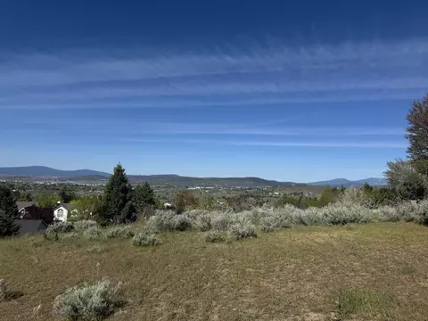 5821 Havencrest Dr, Klamath Falls, OR 97603