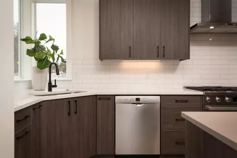Kitchen - 20506 Murphy Rd, Bend, OR 97702 photo 4 of 5
