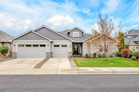 988 Pumpkin Rdg, Eagle Point, OR 97524