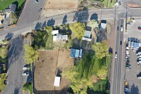 972 S Main St, Prineville, OR 97754
