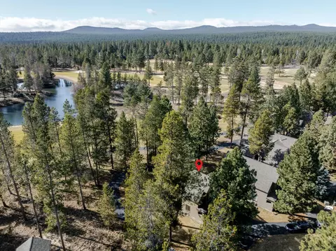 57985 Silver Fir Cir #2, Sunriver, OR 97707