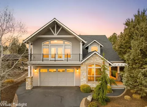 10160 Juniper Glen Cir, Redmond, OR 97756