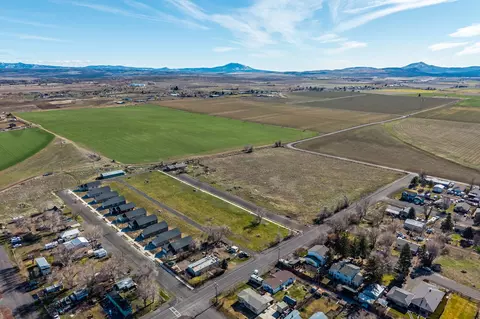 512 SW 6th St #LOT 4, Metolius, OR 97741