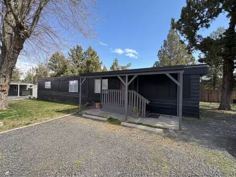 6175 SW Mcvey Ave #4, Redmond, OR 97756