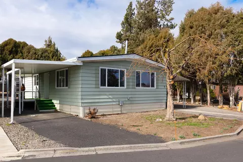 2633 SW Obsidian Ave UNIT 9, Redmond, OR 97756