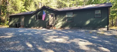 3424 Amber Ln, Grants Pass, OR 97527