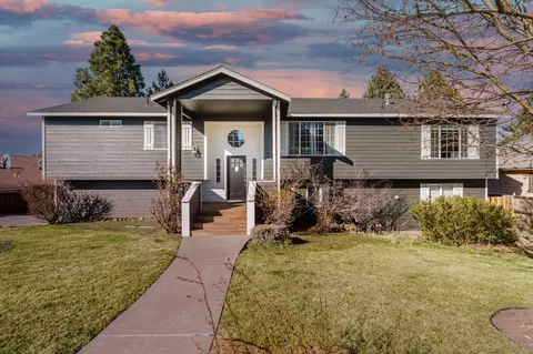 929 NE Lena Pl, Bend, OR 97701