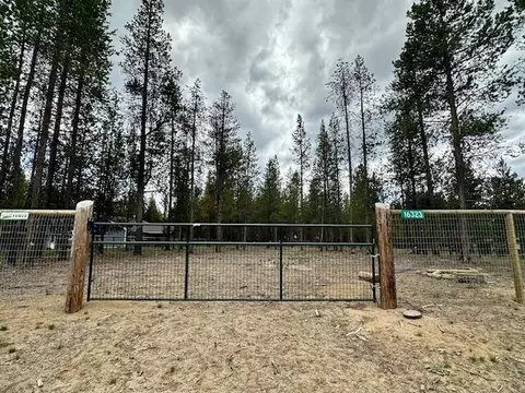 16323 Lava Dr, La Pine, OR 97739