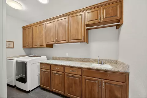 1407 Rustler Peak St, Central Point, OR 97502 photo 24