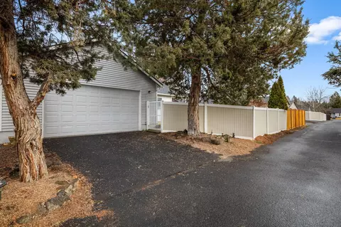 20657 Couples Ln, Bend, OR 97702 photo 38