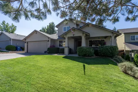 2021 SW 37th St, Redmond, OR 97756