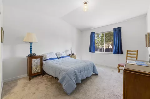 Bedroom - 51900 Settler Dr, La Pine, OR 97739 photo 3 of 4