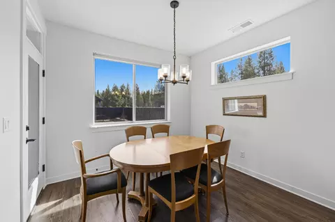 Dining - 51900 Settler Dr, La Pine, OR 97739 photo 1 of 1