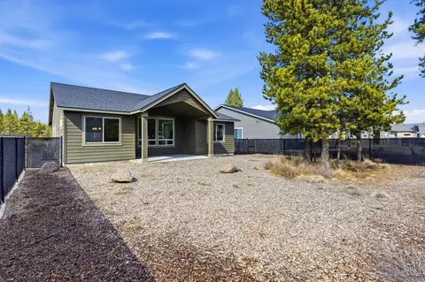 Exterior - 51900 Settler Dr, La Pine, OR 97739 photo 4 of 6