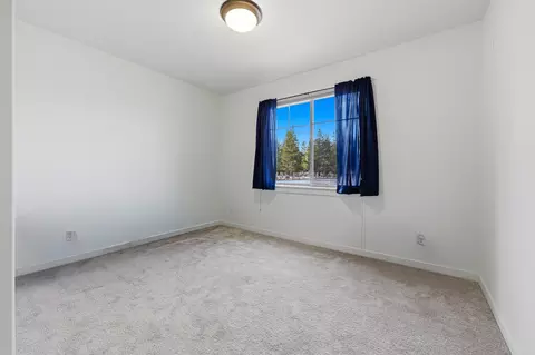 Bedroom - 51900 Settler Dr, La Pine, OR 97739 photo 1 of 4