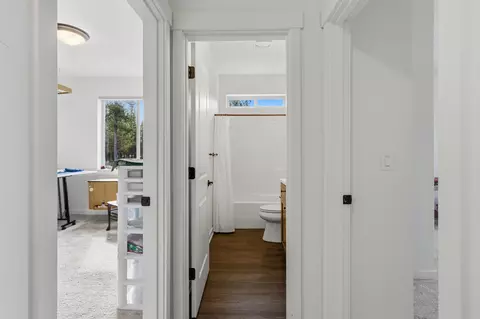 Entry Way - 51900 Settler Dr, La Pine, OR 97739 photo 2 of 4